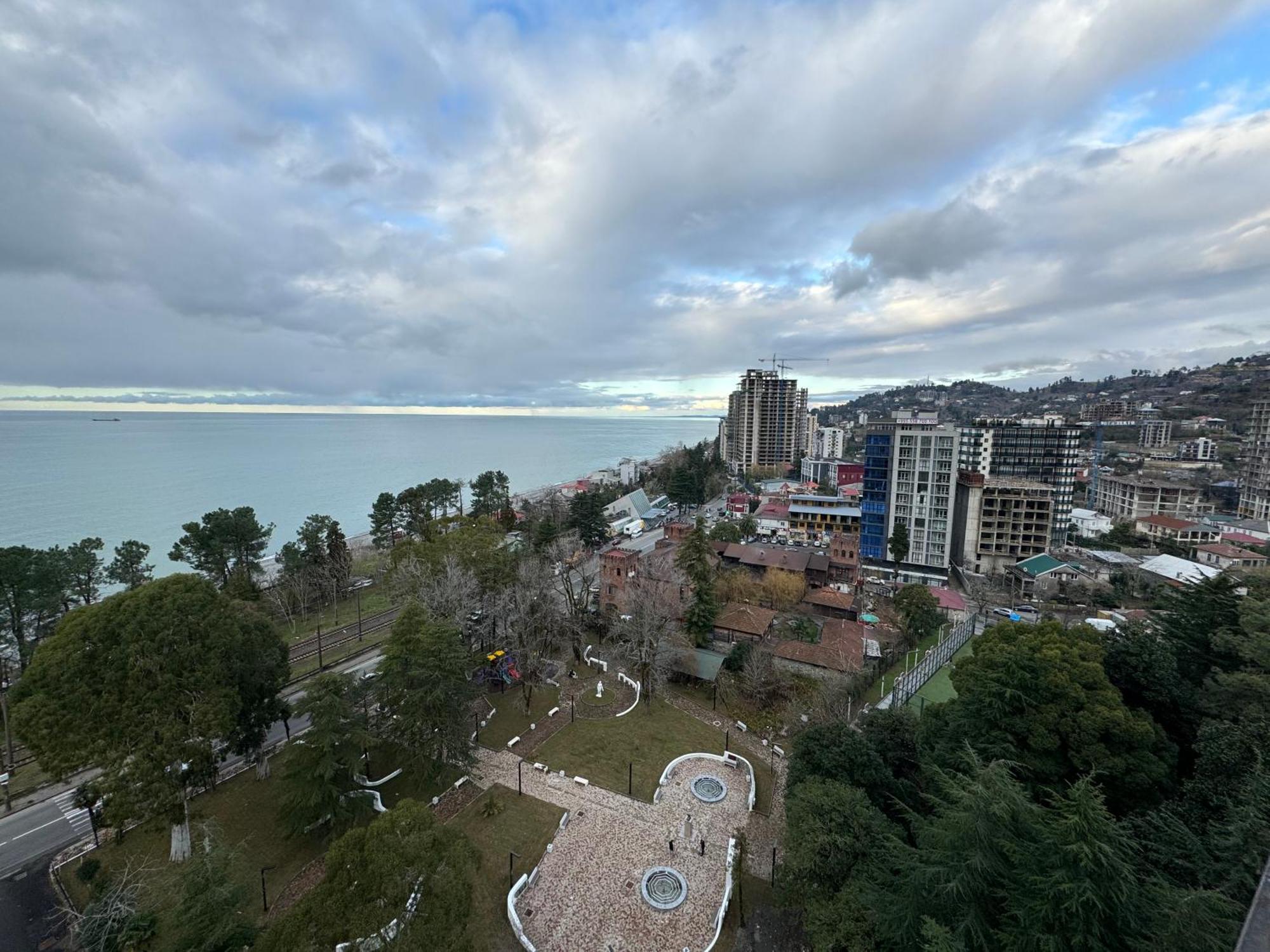 Colibri Apartment Batumi Exterior photo