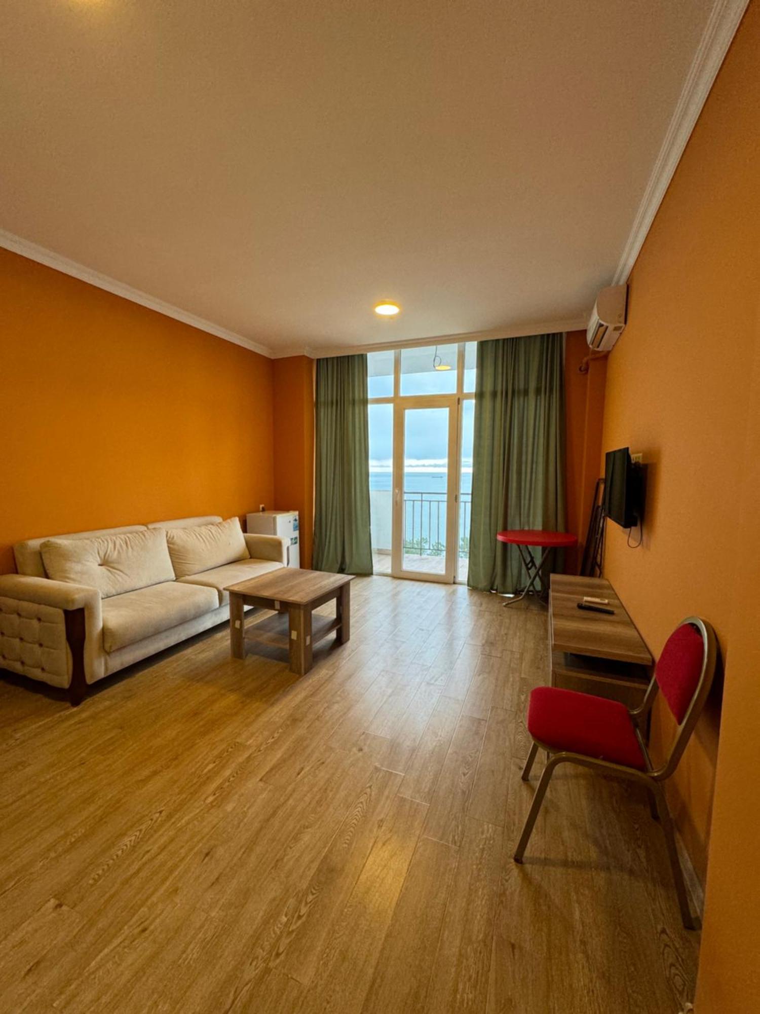 Colibri Apartment Batumi Exterior photo