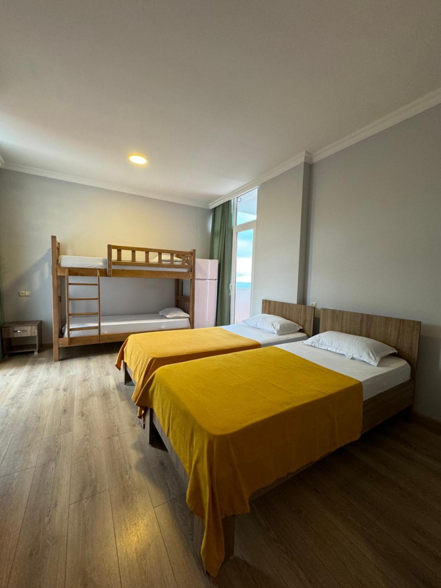 Colibri Apartment Batumi Exterior photo