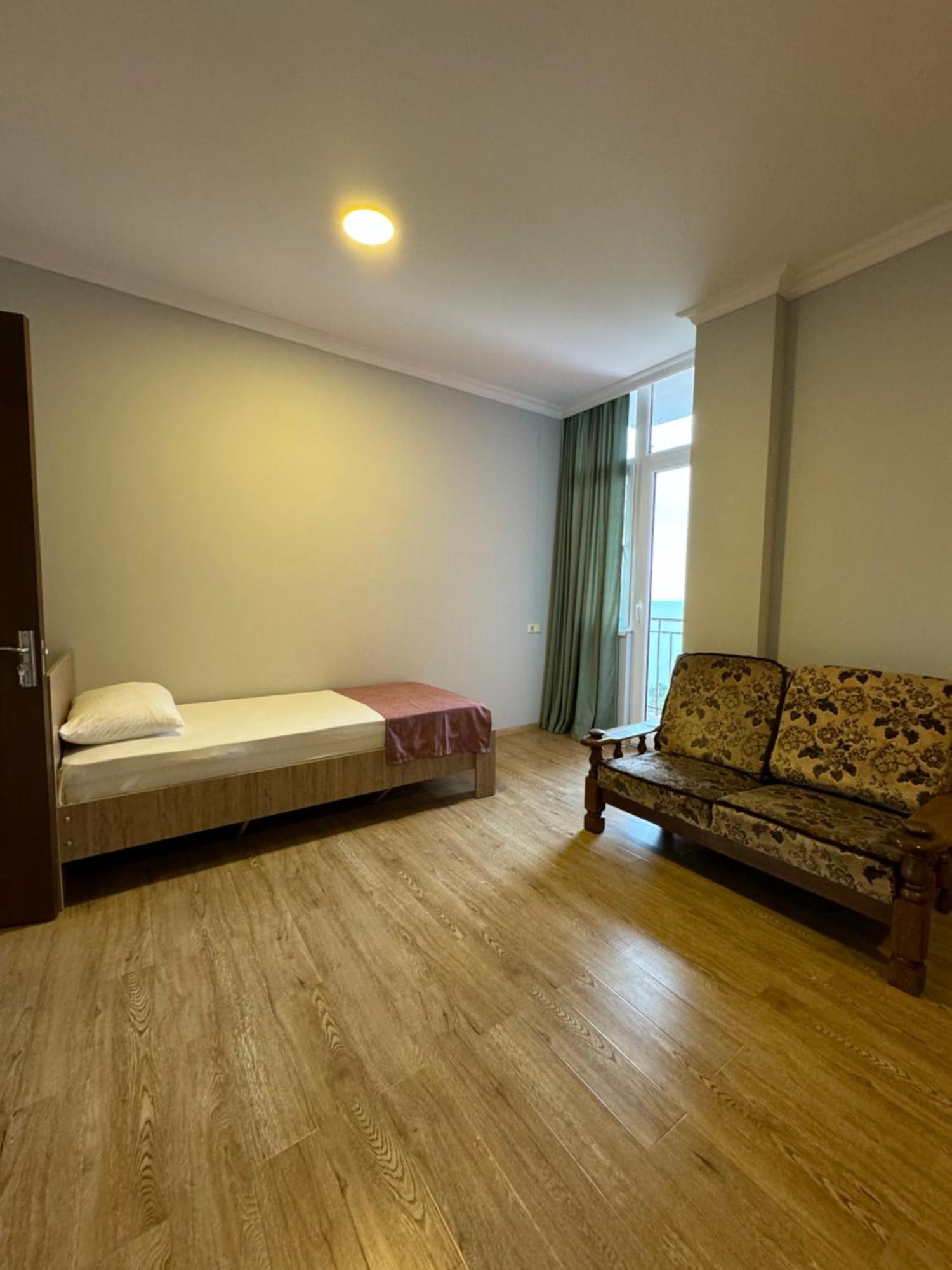 Colibri Apartment Batumi Exterior photo