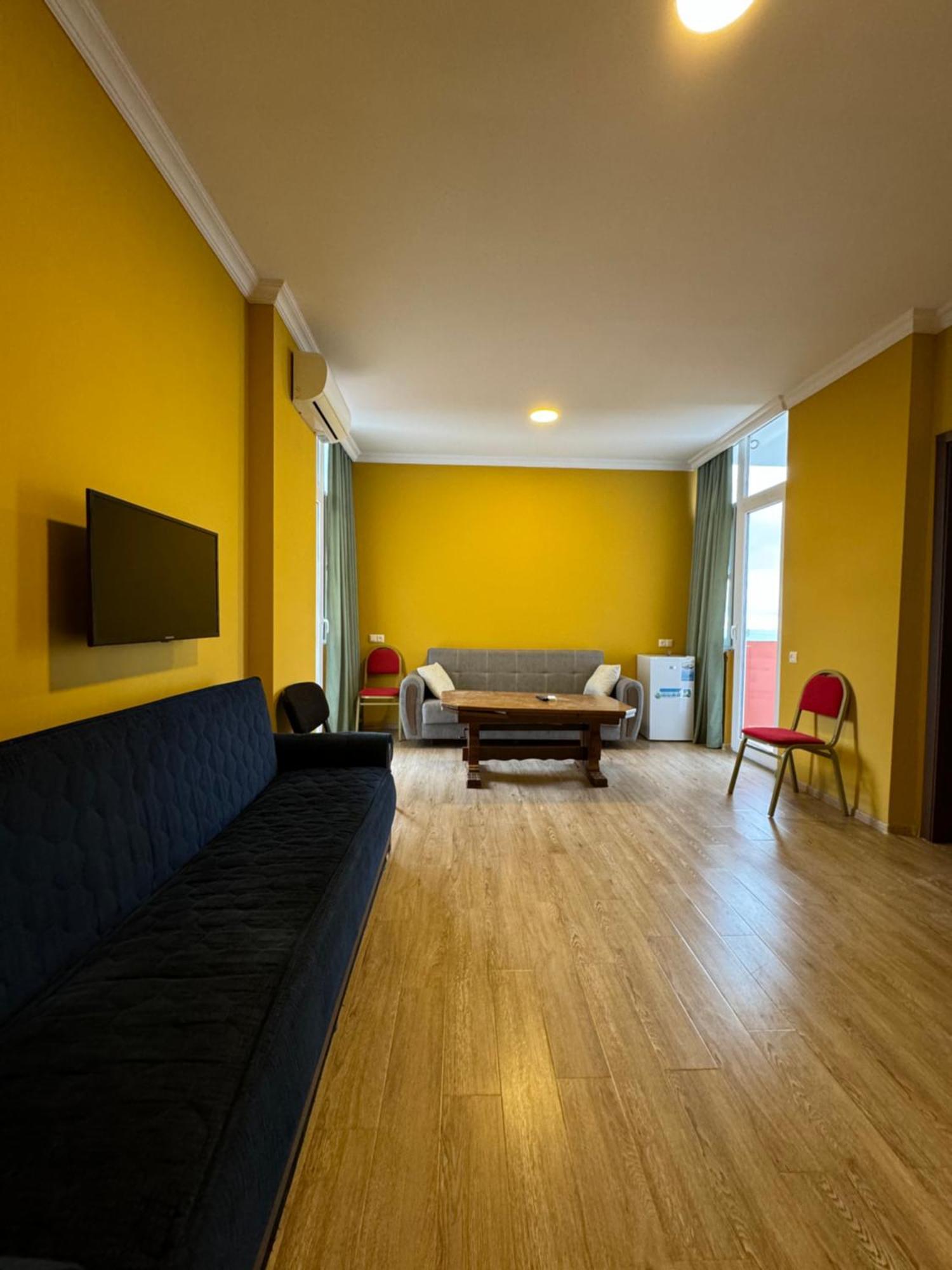 Colibri Apartment Batumi Exterior photo