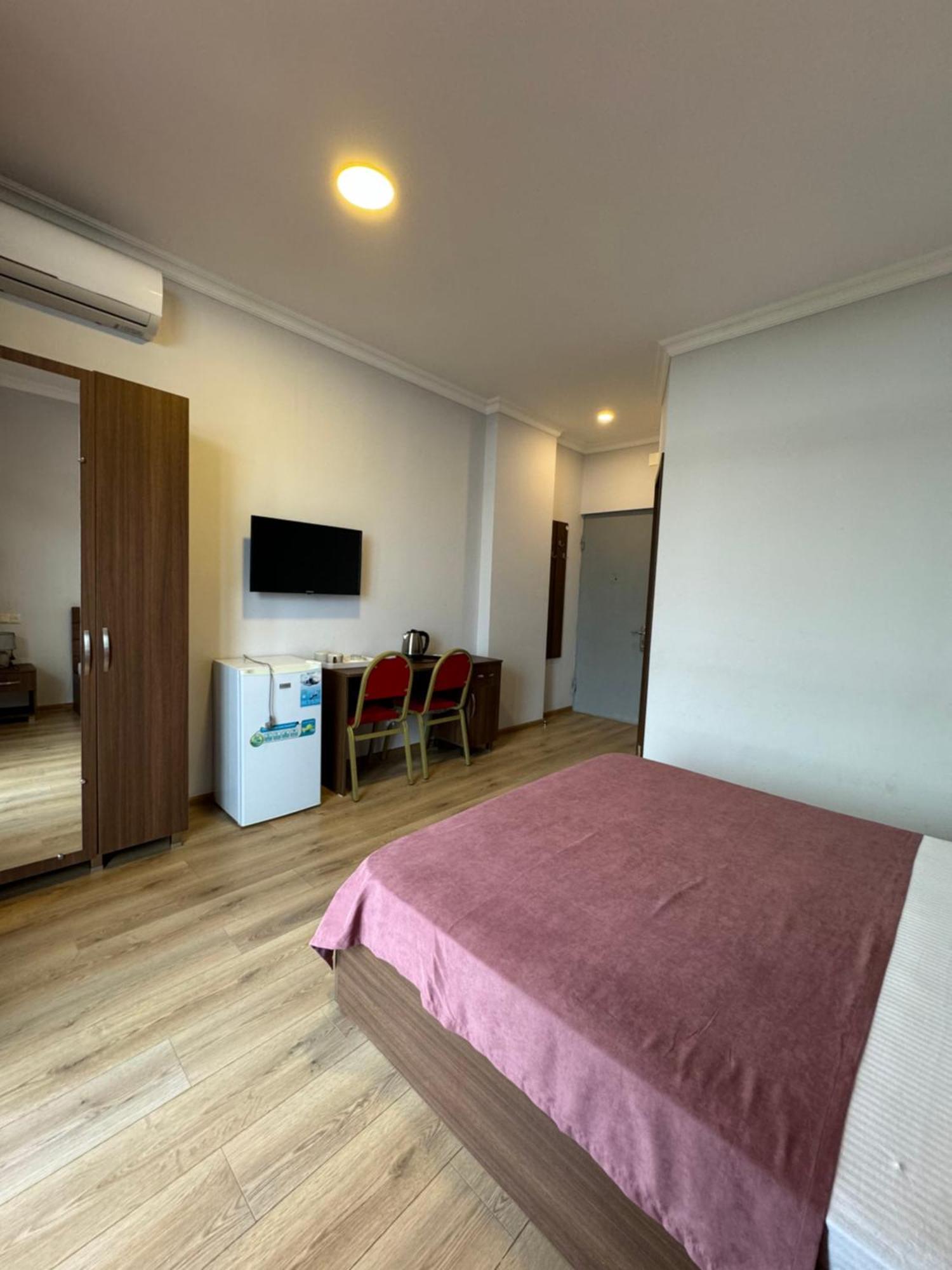 Colibri Apartment Batumi Exterior photo