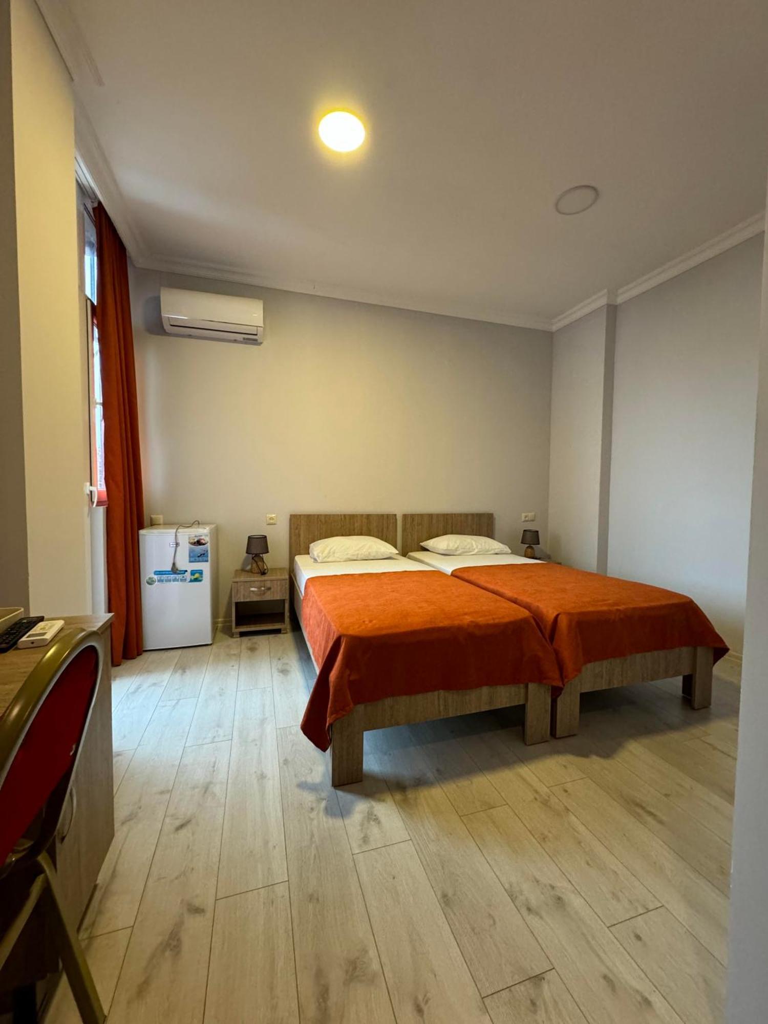 Colibri Apartment Batumi Exterior photo