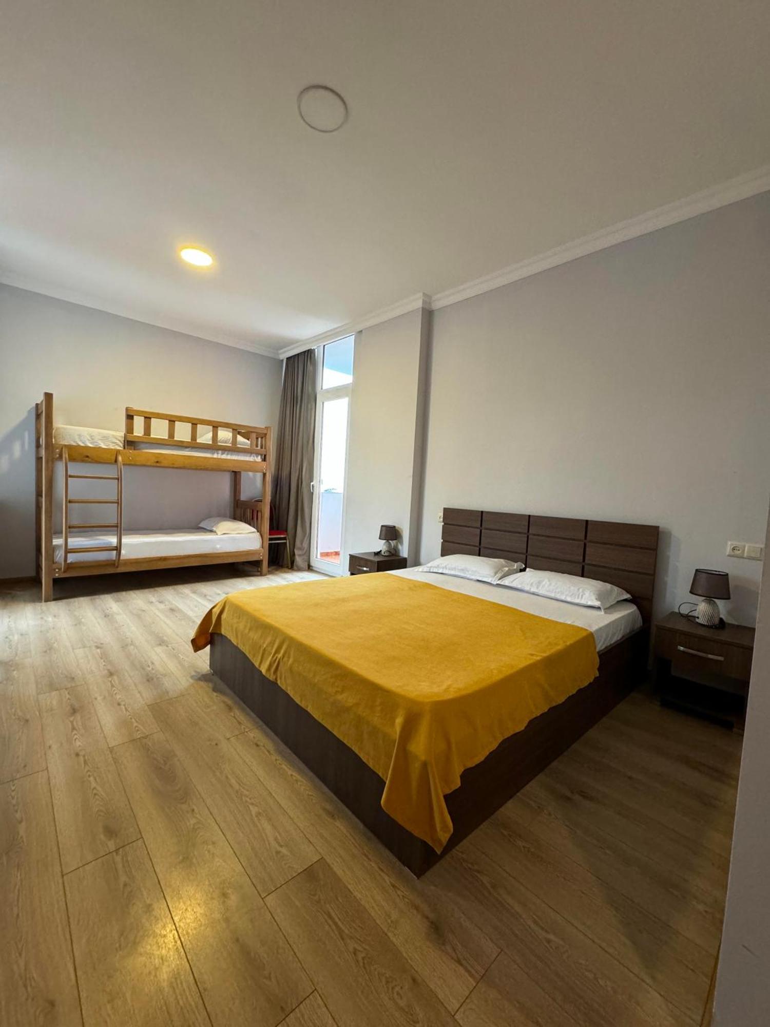 Colibri Apartment Batumi Exterior photo