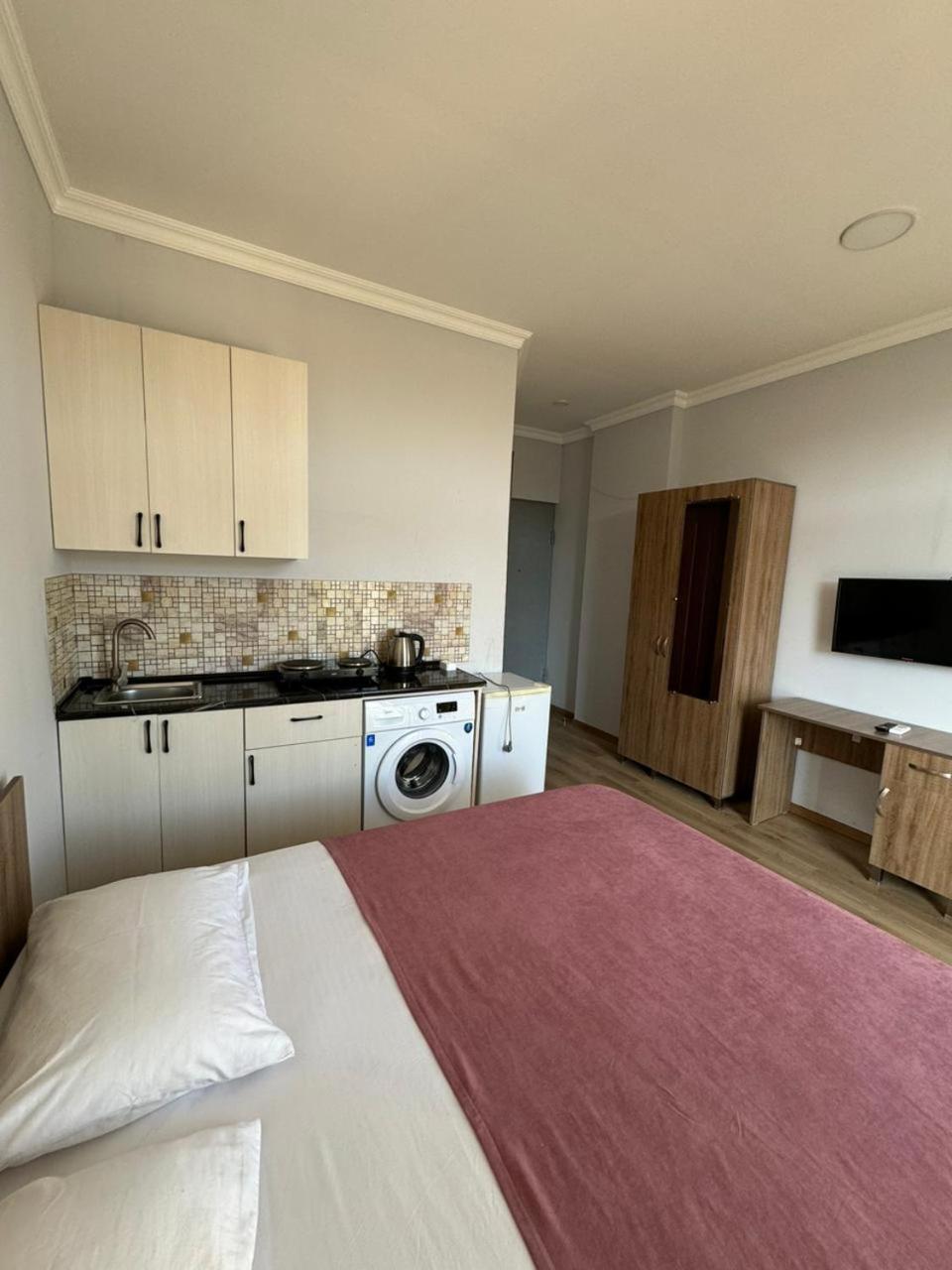 Colibri Apartment Batumi Exterior photo